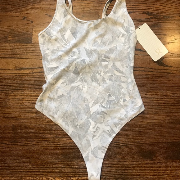 lululemon athletica Other - Lululemon Bodysuit size 8